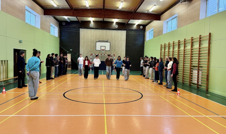 Ilustracja do slajdu: Przygotowania do Studniówki trwają...